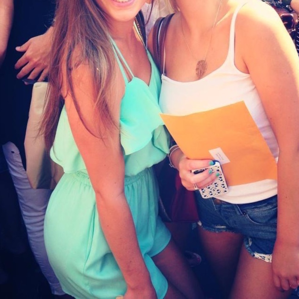 BCBG RUFFLE ROMPER - Picture 4 of 9